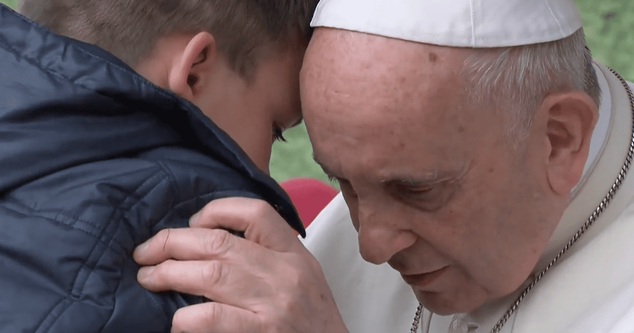 Watch The Moment A Child Asks Pope Francis If His Atheist Dad Is In Heaven | uCatholic